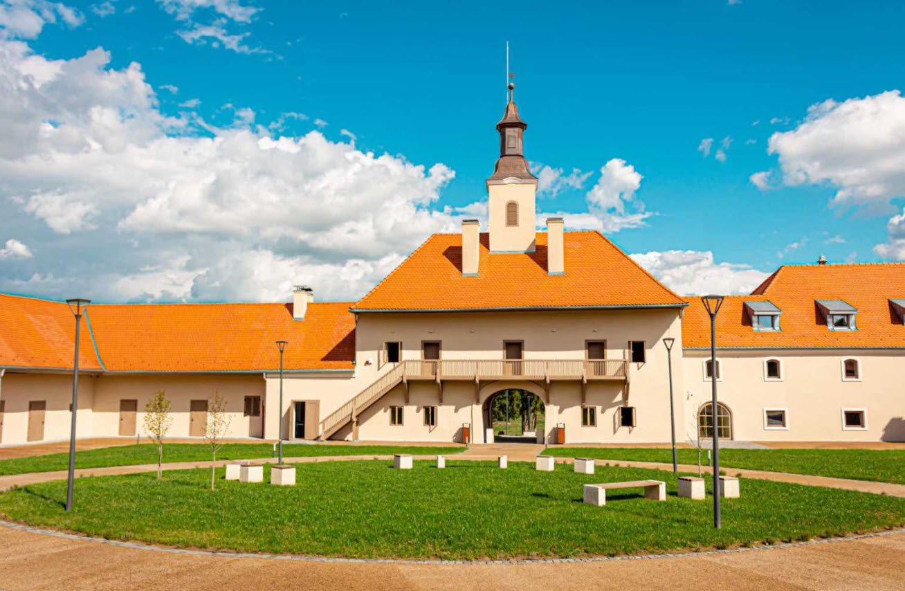 Castelul Teleki, Paszmos, Romania, Romania